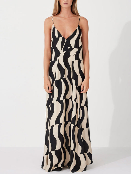 Effortless Relaxed-Fit Maxi Dress with a Flattering Scooped-Back